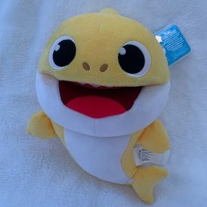 Yellow Baby Shark pinkfong